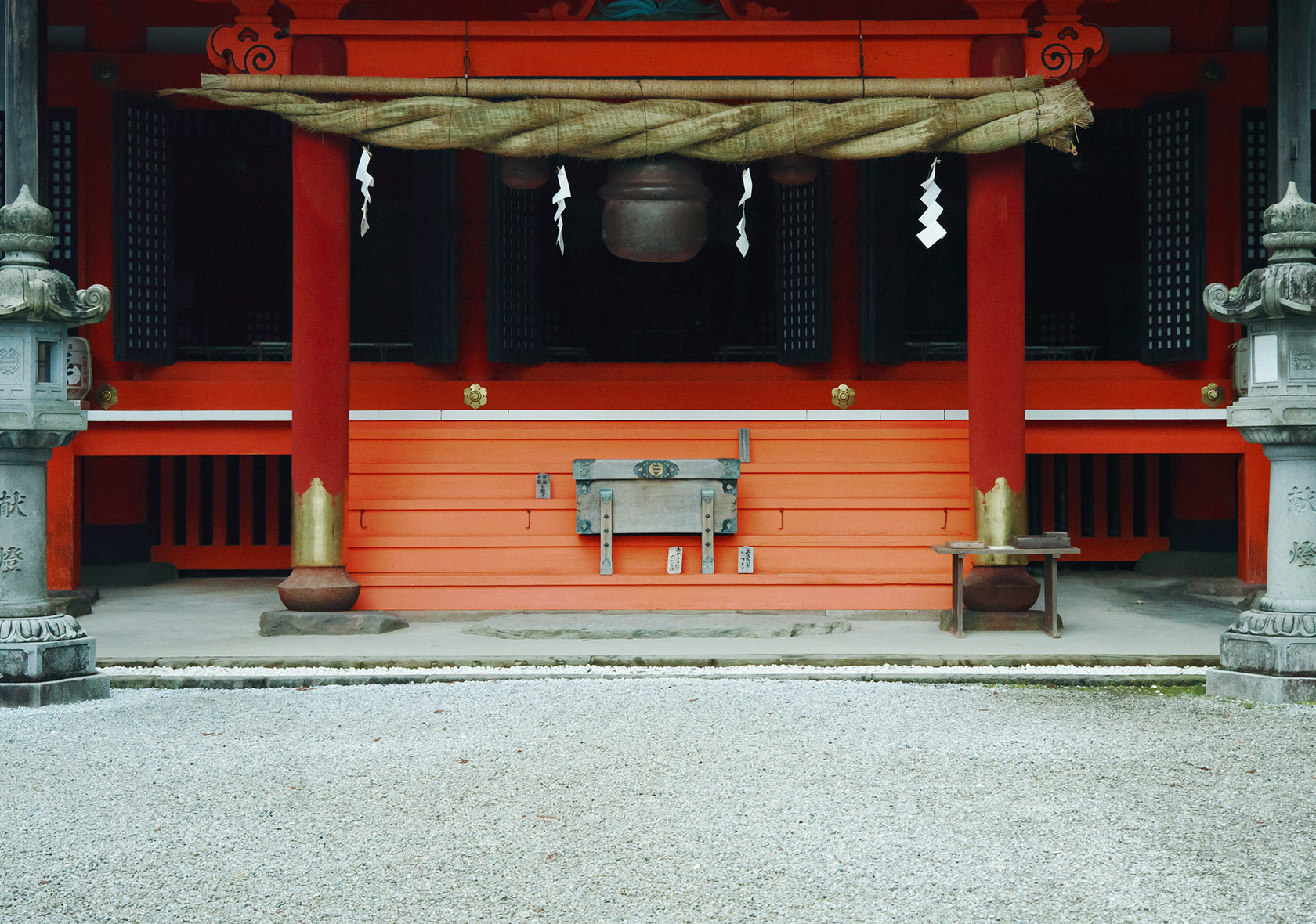 参道の先にあり、国指定重要文化財の英彦山神宮奉幣殿。