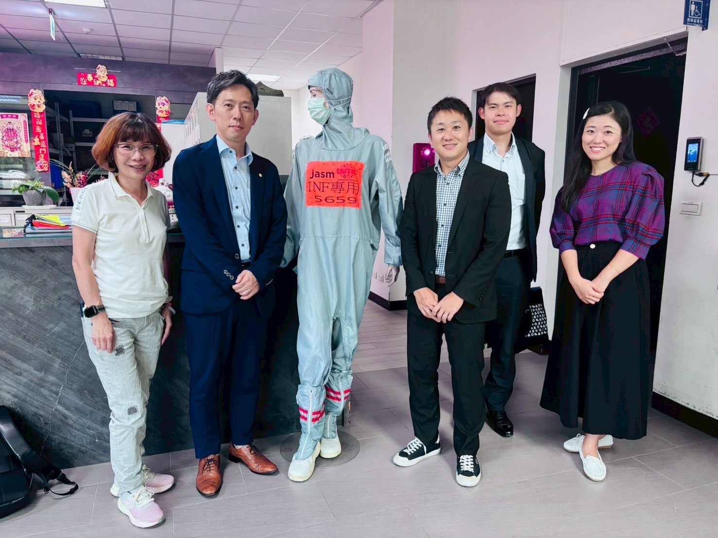 訪問企業の一つ「正洸股份有限公司」はクリーンルームウェアの製造会社。