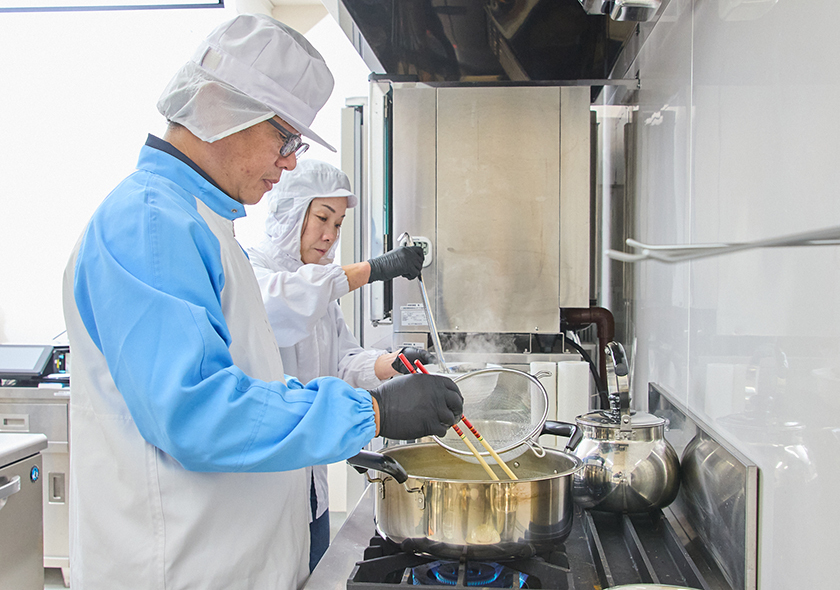 「開発してくれた一風堂さんの看板を汚さないよう、この味を受け継いでいきたい」（濵田社長）。